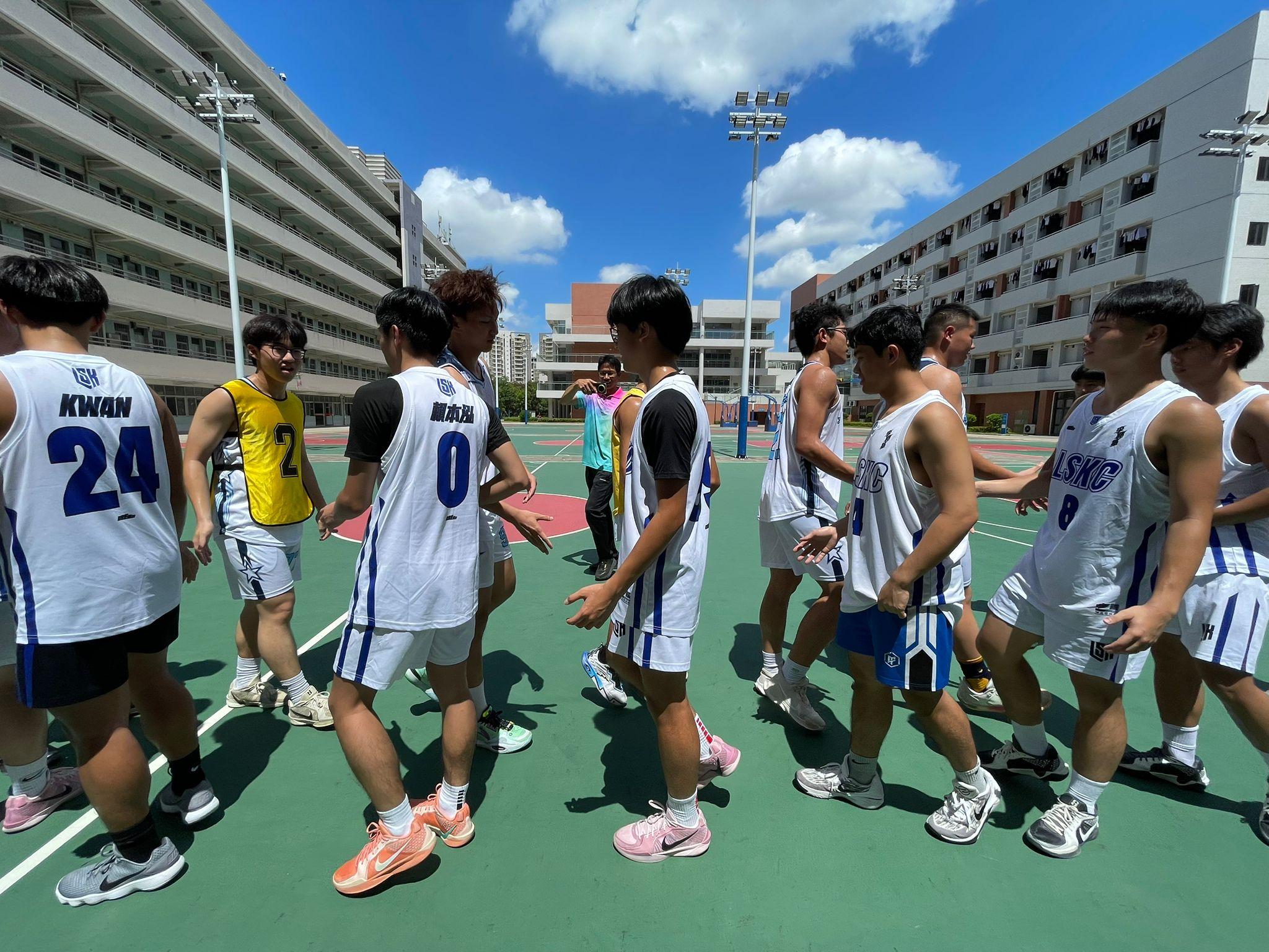 籃球友誼賽賽後握手